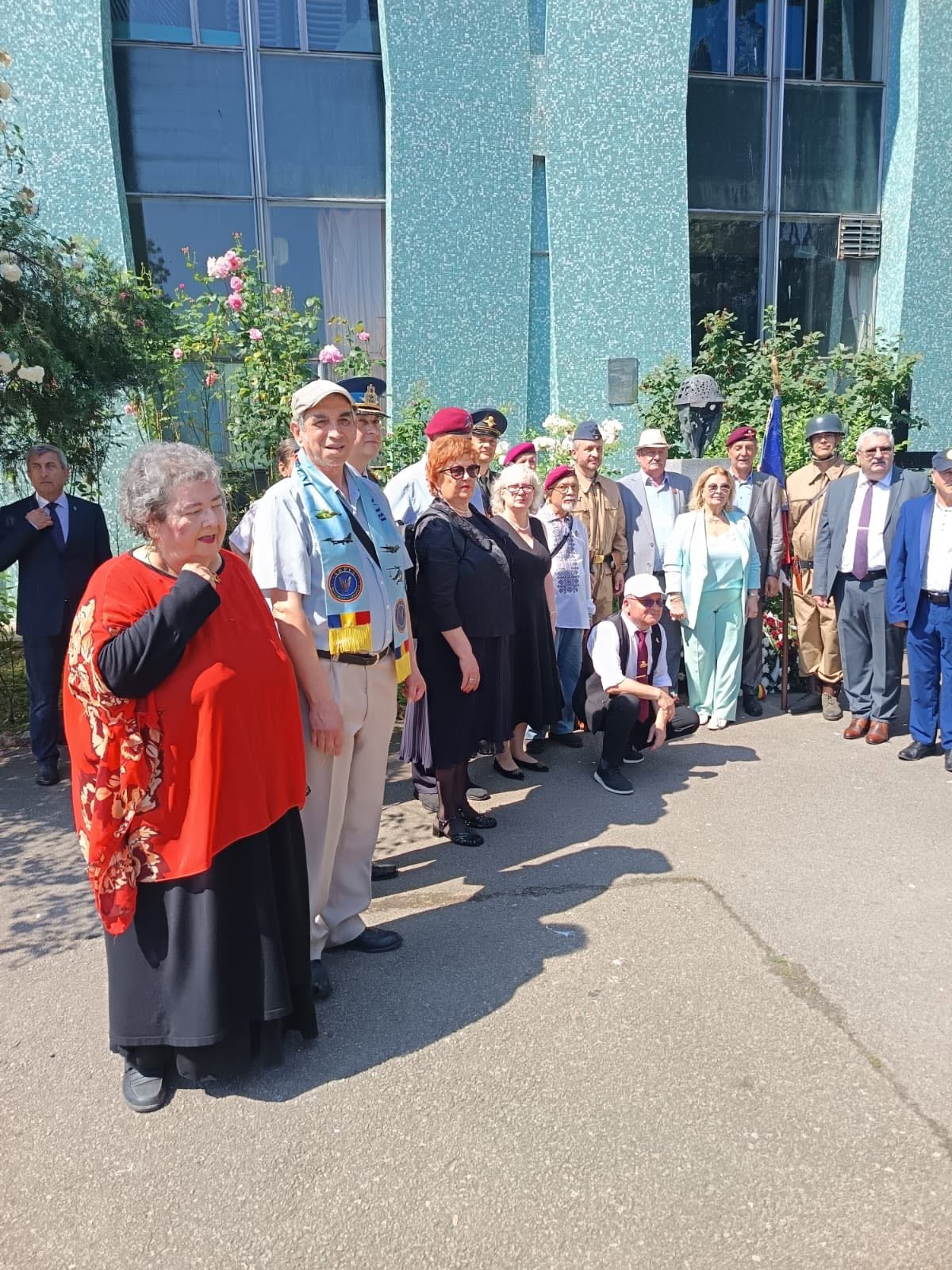 PARASUTISMUL ALEGE CARACTERE TARI – Ziua Parașutiștilor Militari